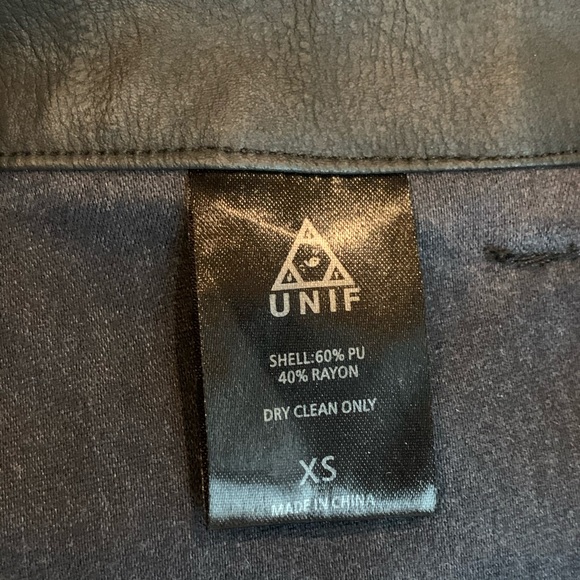 UNIF Garçon Faux Leather Shorts - Picture 7 of 8